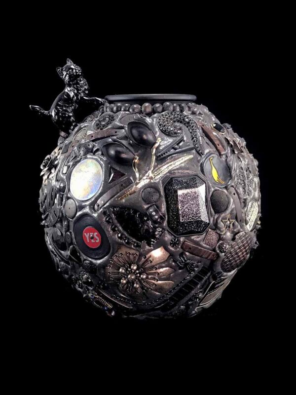 Round Black Cat Memory Vase