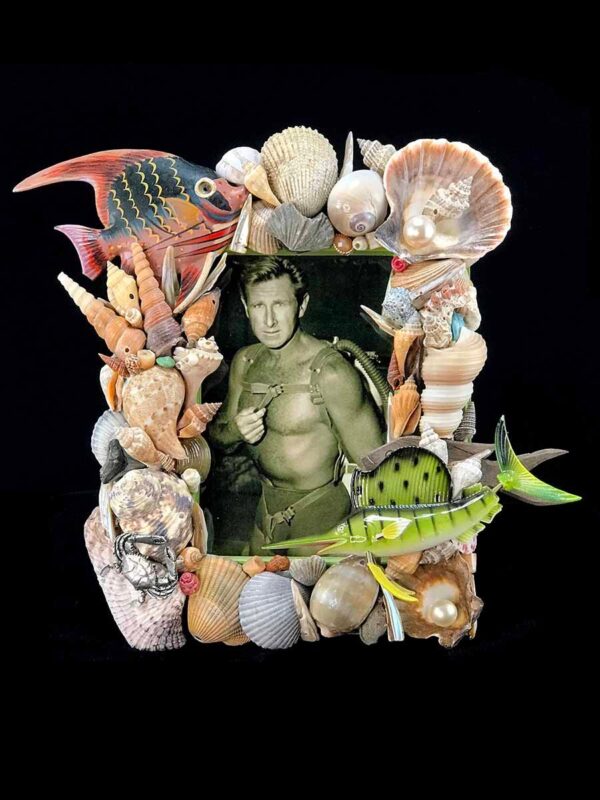 Seashells with Green Shark Frame